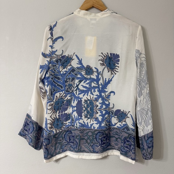 NWT Citron Santa Monica 100% Silk Button Front Blouse – Blue & Ivory – Size M - Picture 4 of 6